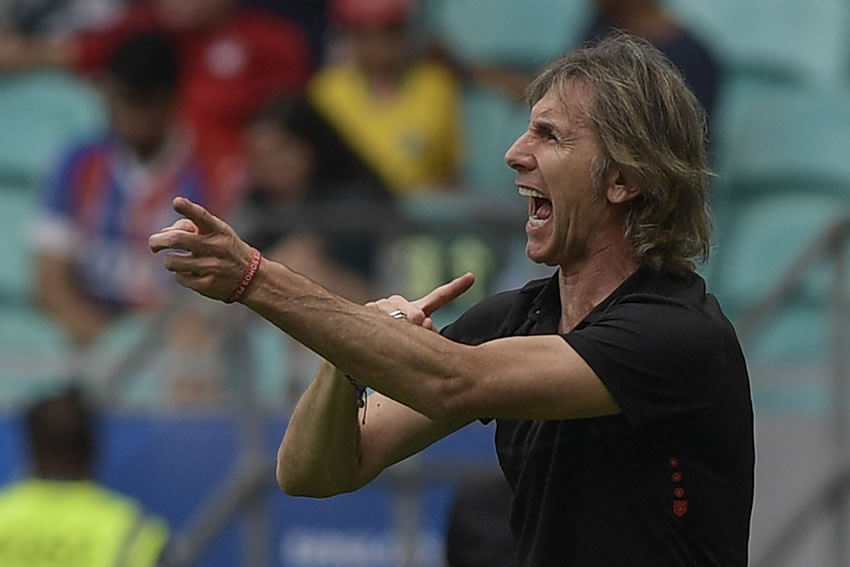 Gareca preparará a sus jugadores para encarar a Chile en Semis. (AFP)