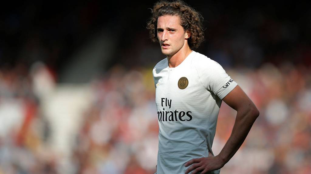 Adrien Rabiot estuvo congelado medio año por el PSG y su futuro apunta a la Juventus.