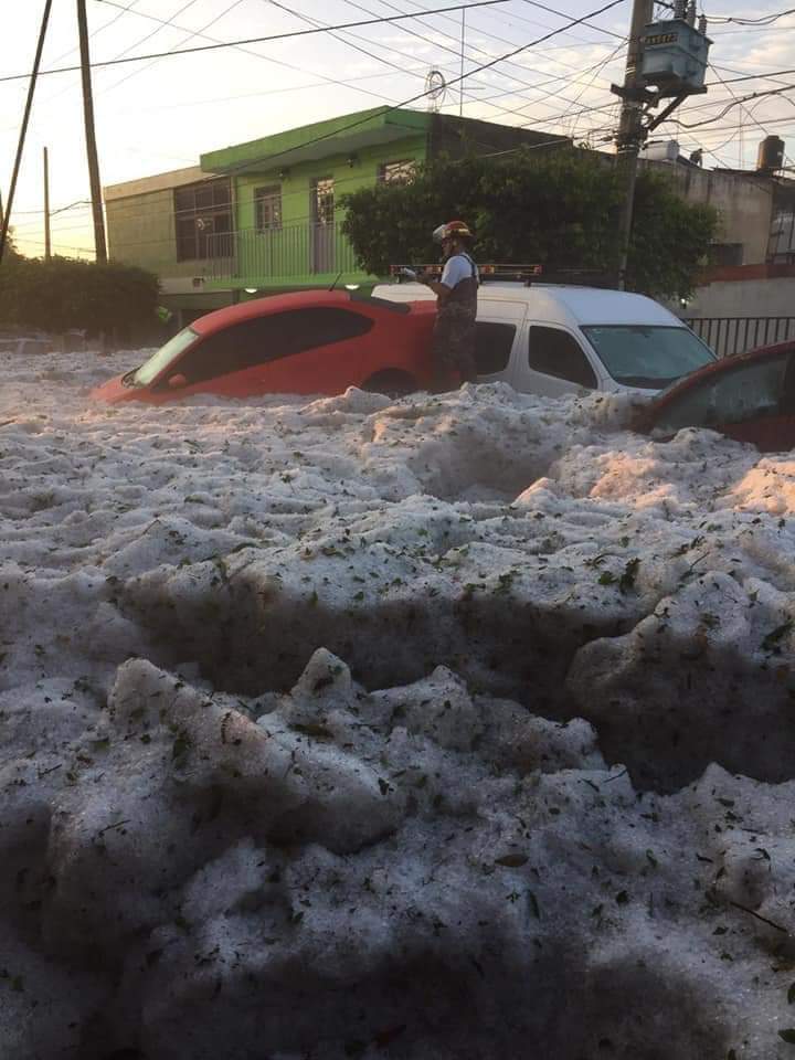 Imágenes de la granizada registrada en Guadalajara. (Foto: Twitter)