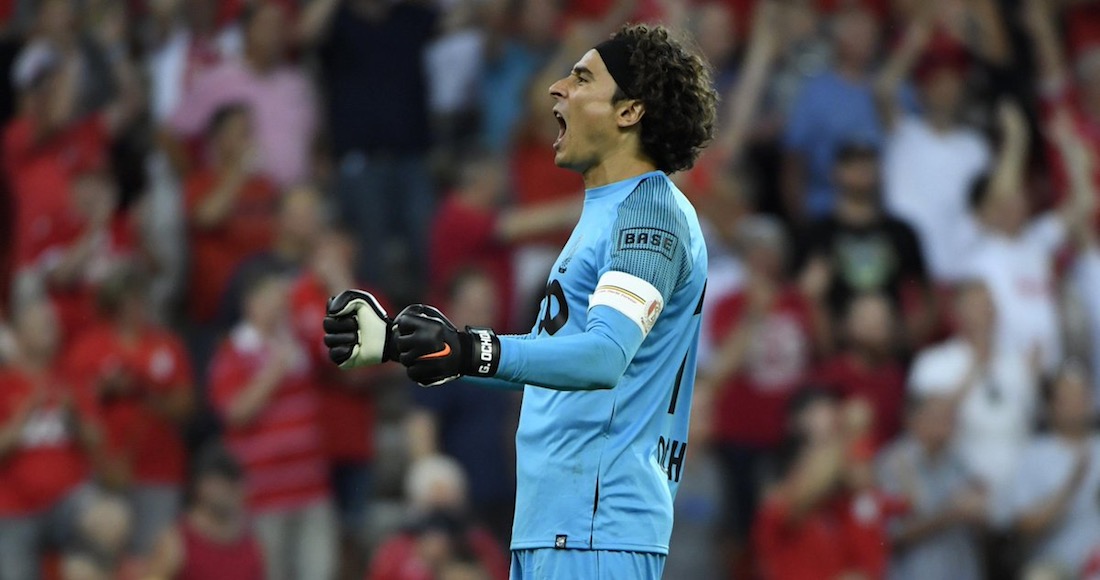 ¿Por fin llegará a un club relevante? Memo Ochoa está libre para defender la portería del mejor postor.