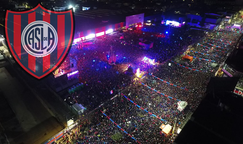 Miles de aficionados de San Lorenzo se congregaron en Boedo. (Foto: @SanLorenzo)