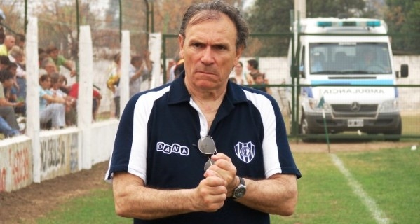 Cayetano Rodríguez es un caso similar al de Thelier. Durante el periodo de César Luis Menotti dirigió un amistoso frente a El Salvador en 1992.