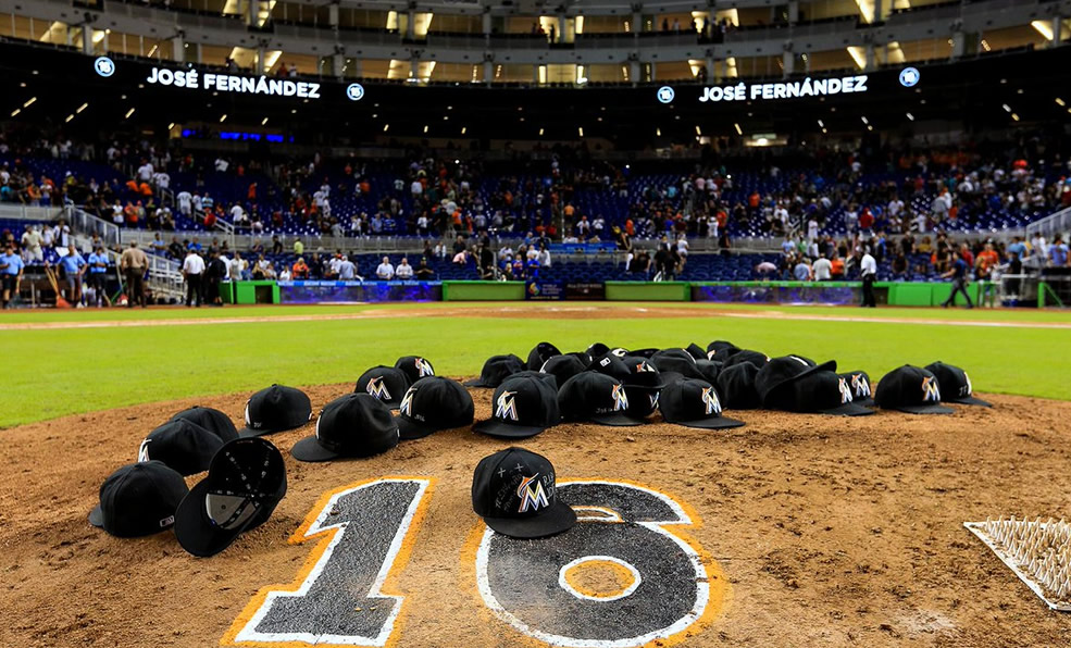 En su momento, los Marlins le hicieron un tributo a su abridor cubano José Fernández.