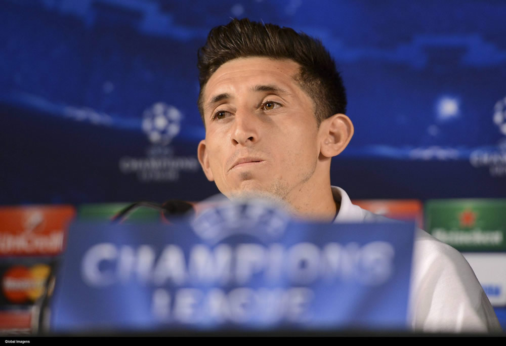 HH se convirtió en un referente del cuadro portugués, al grado de portar el gafete de capitán. (Mexsports)