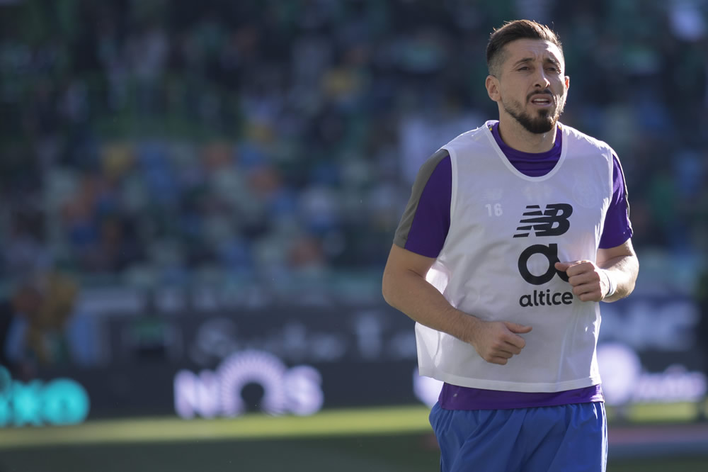 Su estancia con el futbol de Portugal con el Porto fue de seis campañas. (Mexsports)