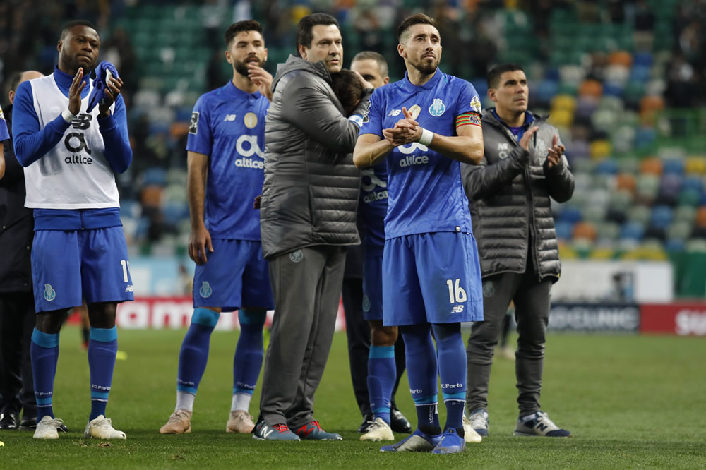 Durante su estancia en el Porto militó con otros mexicanos como, Diego Reyes, Jesús Corona, Miguel Layún y Raúl Gudiño. (Mexsports)