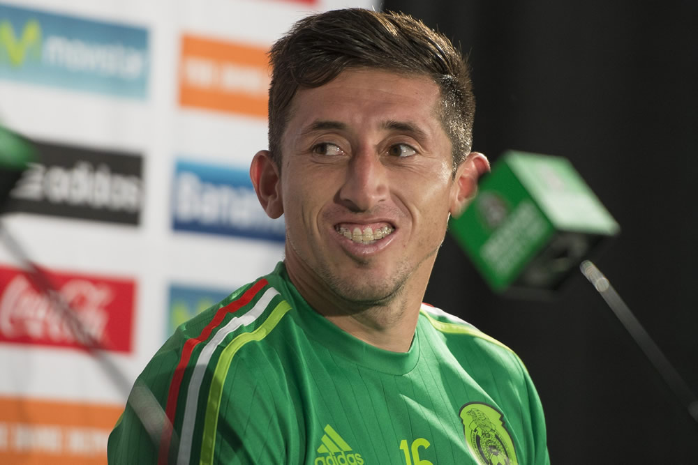 El originario de Rosarito, Baja California, recibió su primer llamado con la mayor para las eliminatorias de Brasil 2014 en 2012. (Imago 7)