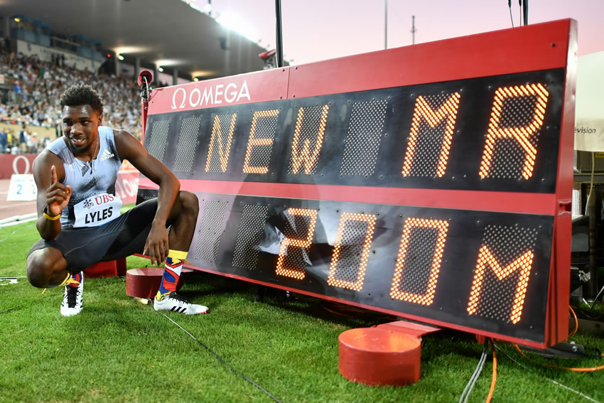 Lyles se impuso en su carrera al ecuatoriano Álex Quiñónez. (AFP)