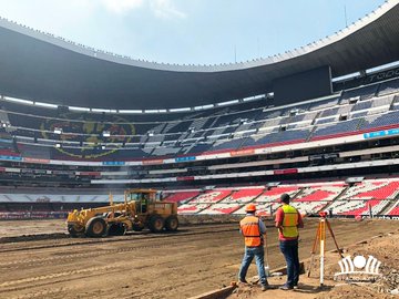 Se retiró por completo el antiguo césped híbrido. (Foto: @EstadioAzteca)
