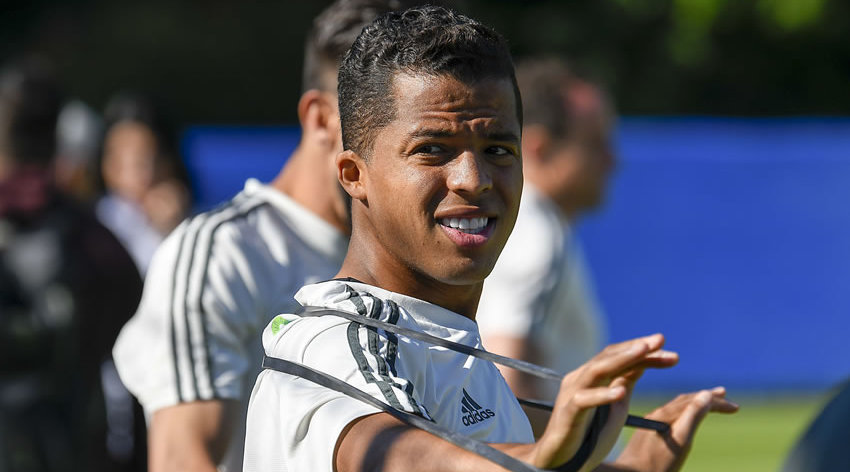 Giovani dos Santos cumple 30 años. Una cerrera envuelta en la Polémica. Foto: Imago7