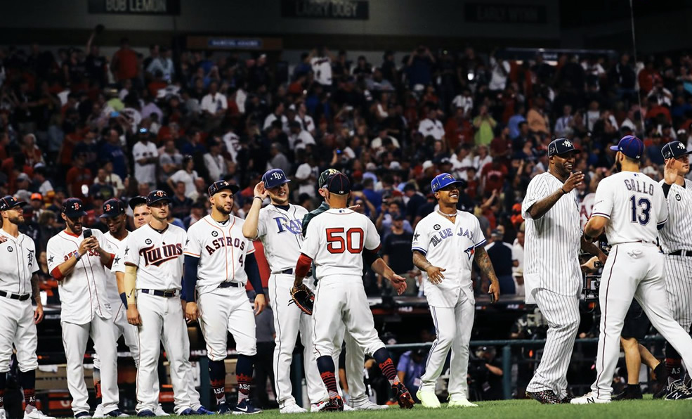 Joey Gallo decidió el juego con un home run por el jardín derecho.