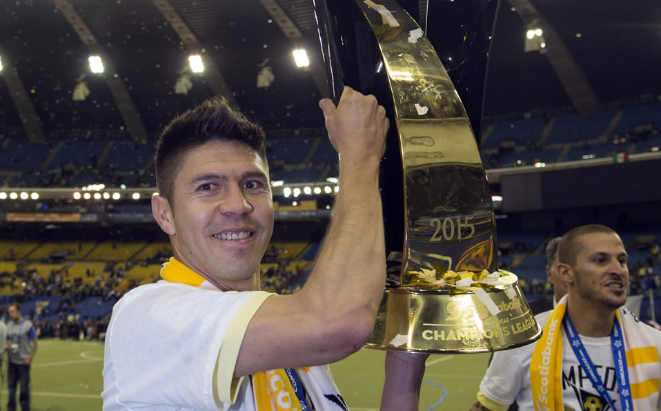 Oribe Peralta fue parte de un acuerdo entre Santos y América por 12 millones de dólares en mayo de 2014.