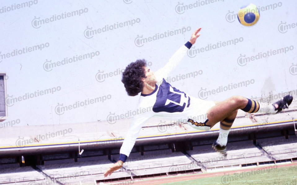 Una bellísima postal de la Huguiña con el Olímpico Universitario como testigo.
