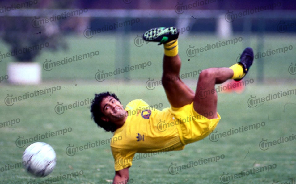 Hugo entrenando en Coapa con el América, a donde llegó en 1992.