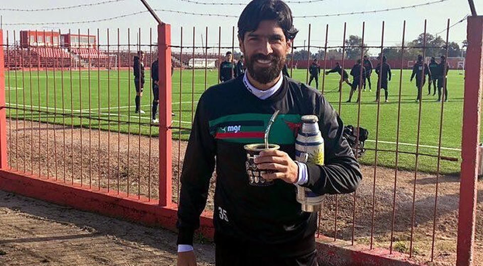 El Loco jugó en México para clubes como América, Cruz Azul y Tecos, entre otros. (Twitter)