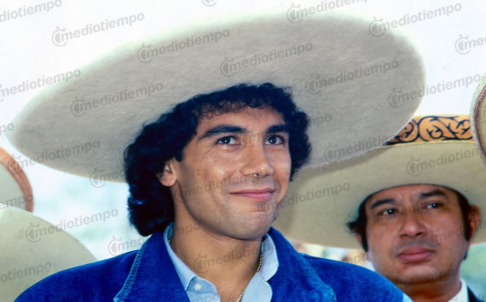 ¡Y Viva México! Con todo y sombrero de charro.