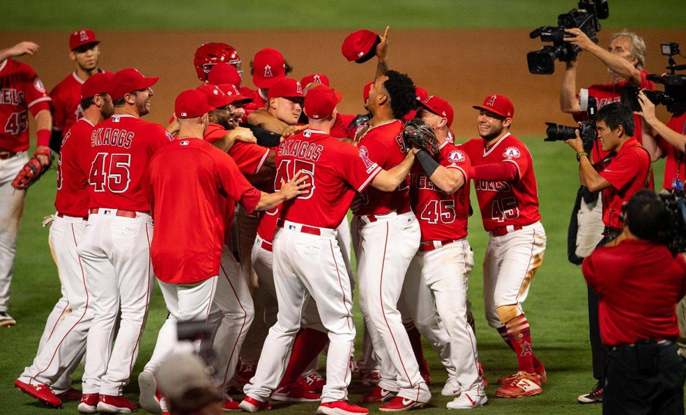 Cole y Peña se combinaron para el juego sin hit ni carrera. (Foto: @AngelsBeisbol)