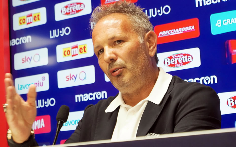 La directiva apoya a Mihajlovic y confía en que superará la enfermedad. (Foto: EFE)