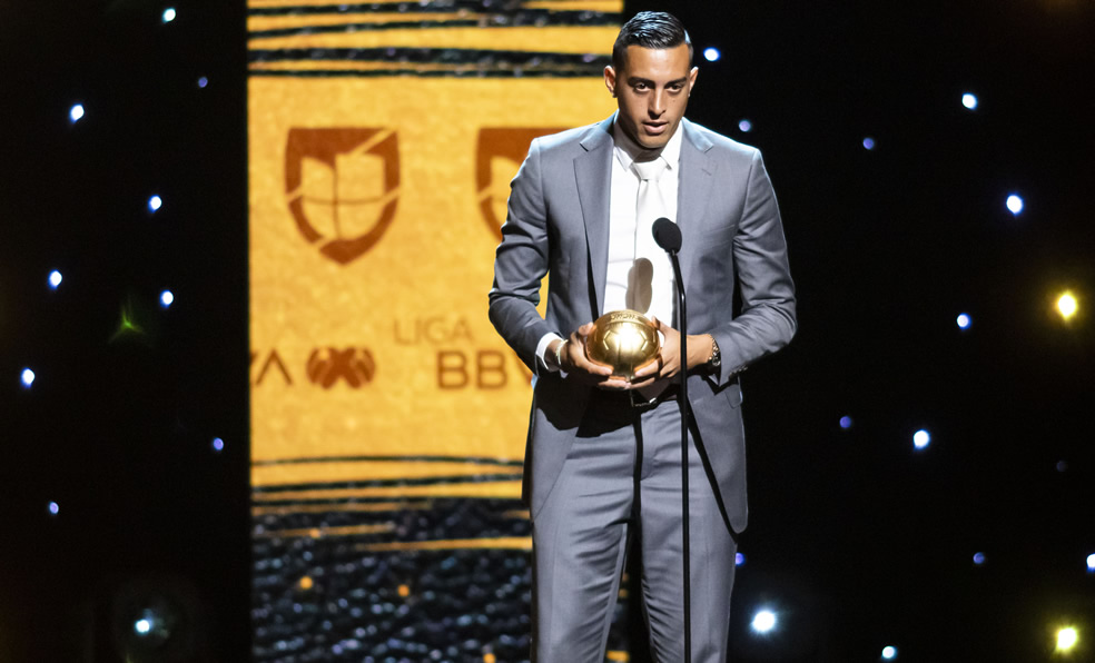 Funes Mori recibió el premio al mejor gol.