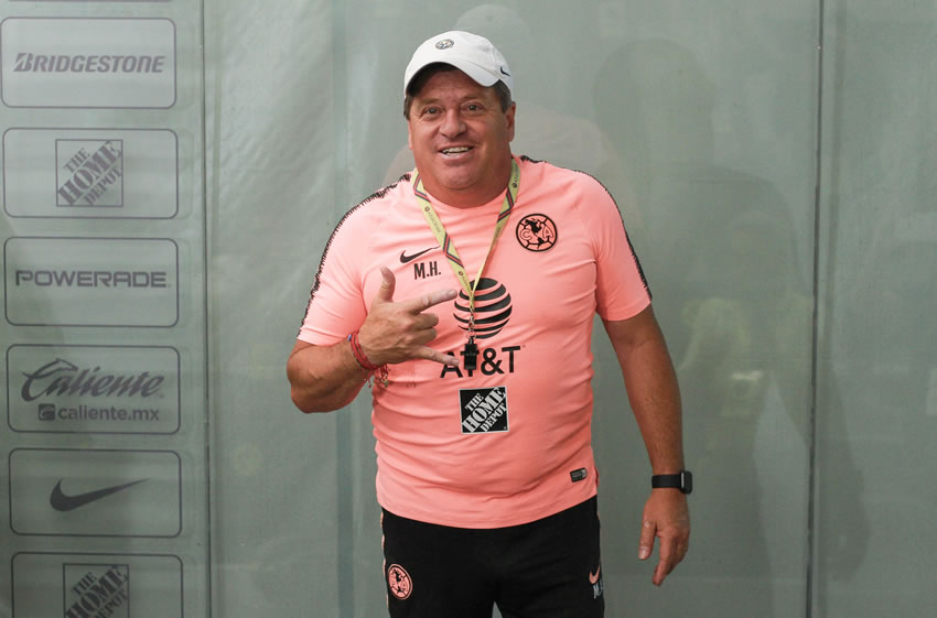 Herrera habló de la inminente salida de Edson Álvarez. (Imago7)
