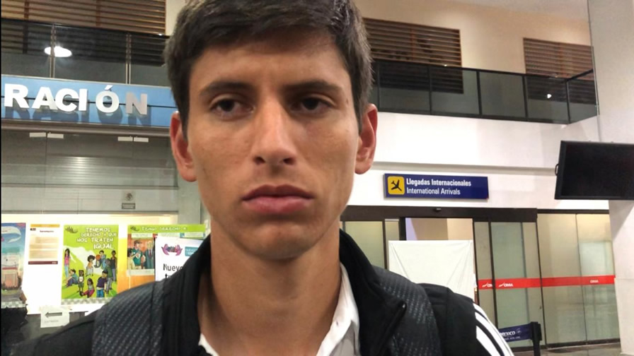 Jürgen Damm a su arribo a la ciudad de Monterrey. (Foto: Jorge Rosales)
