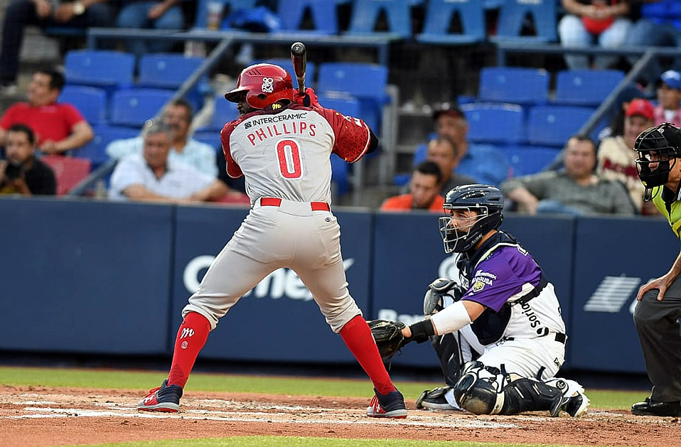 Brandon Phillips el primero en usar el '0' con los Diablos