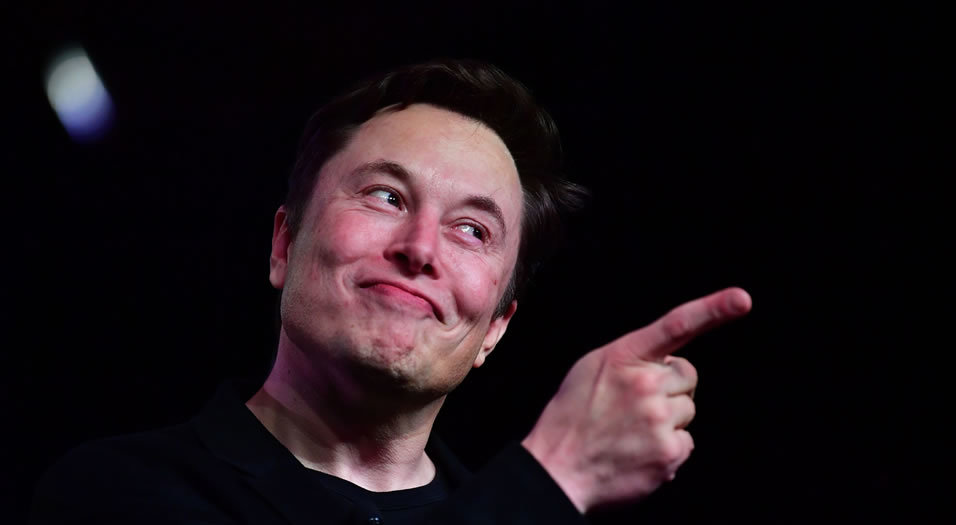 El magnate Elon Musk anunció que la interfaz va avanzada y comenzarían pruebas en humanos en 2020. (Foto: AFP)