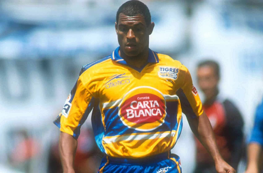Osmar Donizete, en su época de jugador de Tigres.