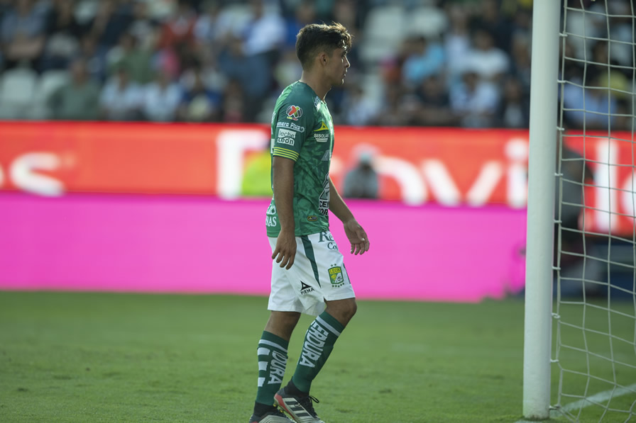 Carlos Gutiérrez salió expulsado al 70'. (Foto: Mexsport)