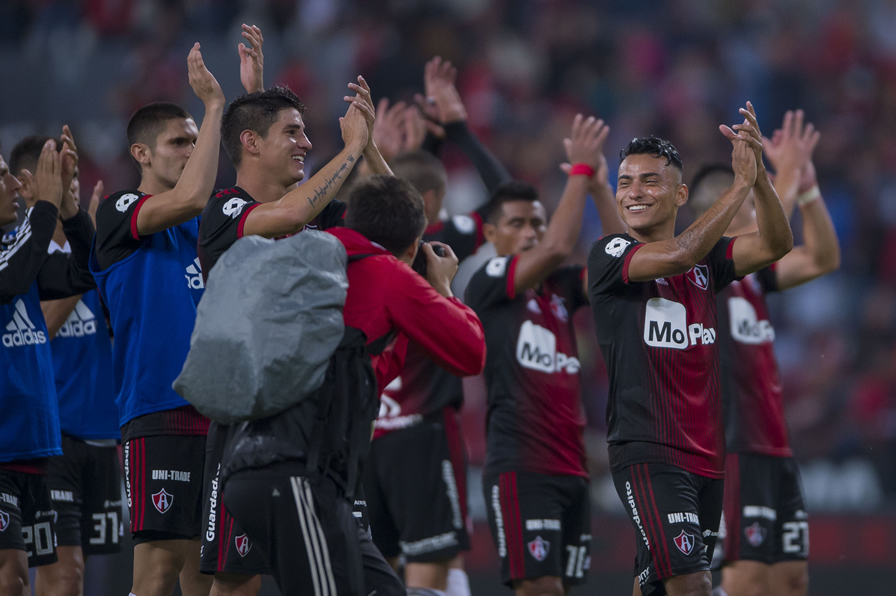 Los Zorros celebraron con su gente. (Foto: Mexsport)