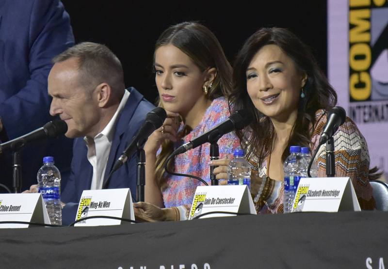 Clark Gregg, Chloe Bennet y Ming-Na Wen en el panel de Agents of S.H.I.E.L.D. que tendrá su última temporada. (Foto: AFP)