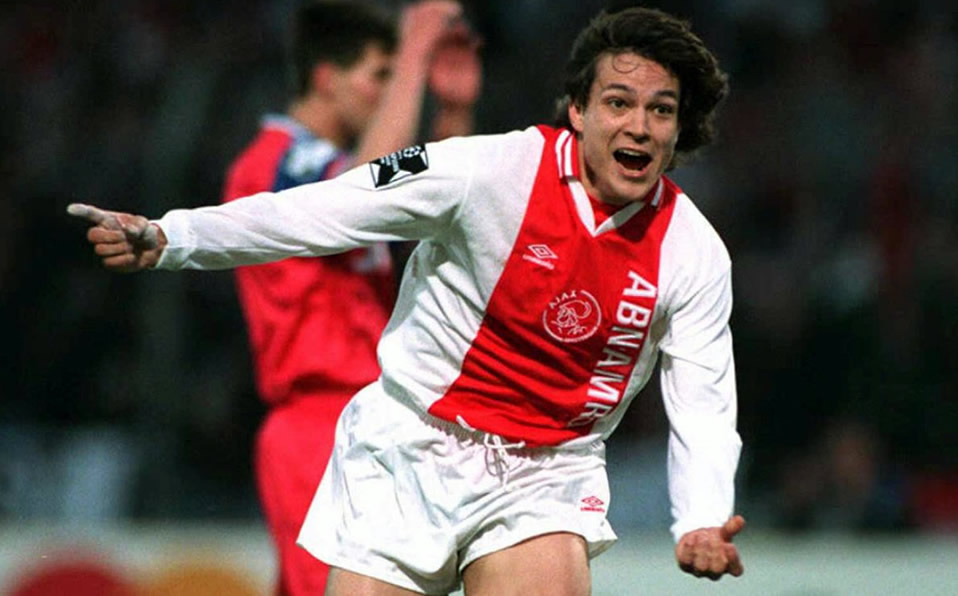 Desde Finlandia llegó para hacerse leyenda en el mediocampo de Amsterdam, Jari Litmanen.