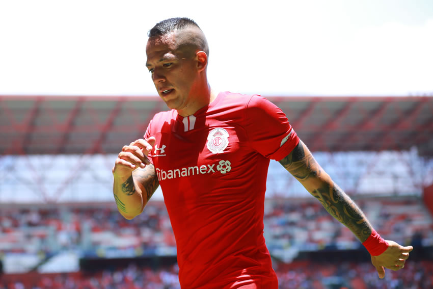 Salinas fue señalado por juego brusco grave. (Imago7)