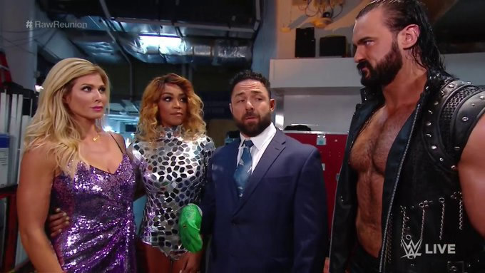 Torrie Wilson, Alicia Fox y Santino Marella aparecieron en un segmento en Backstage.