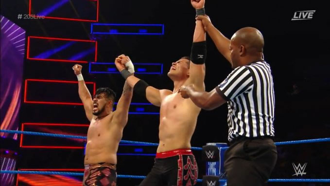 Mendoza y Carrilo triunfaron en 205 Live. (Foto: WWE)