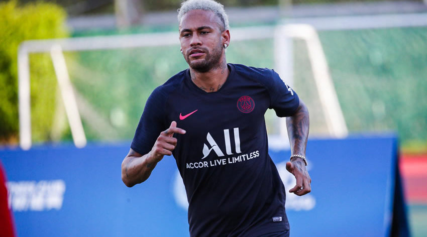 Neymar se entrena en China aún con su futuro por definir. @PSG_inside