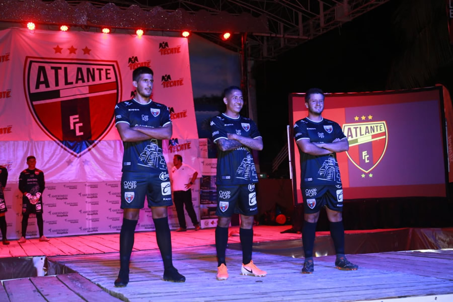 Atlante presentó su nuevo uniforme.