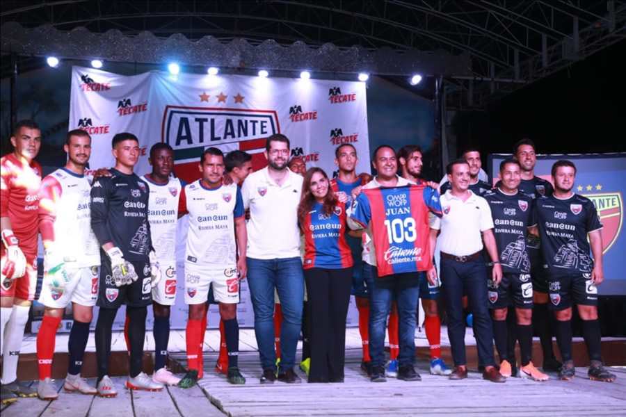 Atlante presentó su nuevo uniforme.