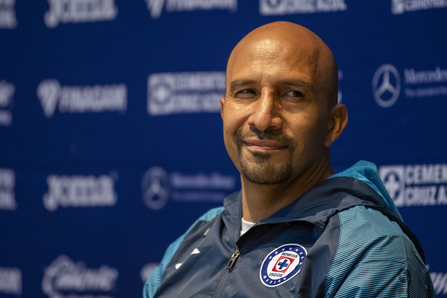 El Conejo Pérez lució feliz durante la conferencia de prensa. (Foto: Mexsport)