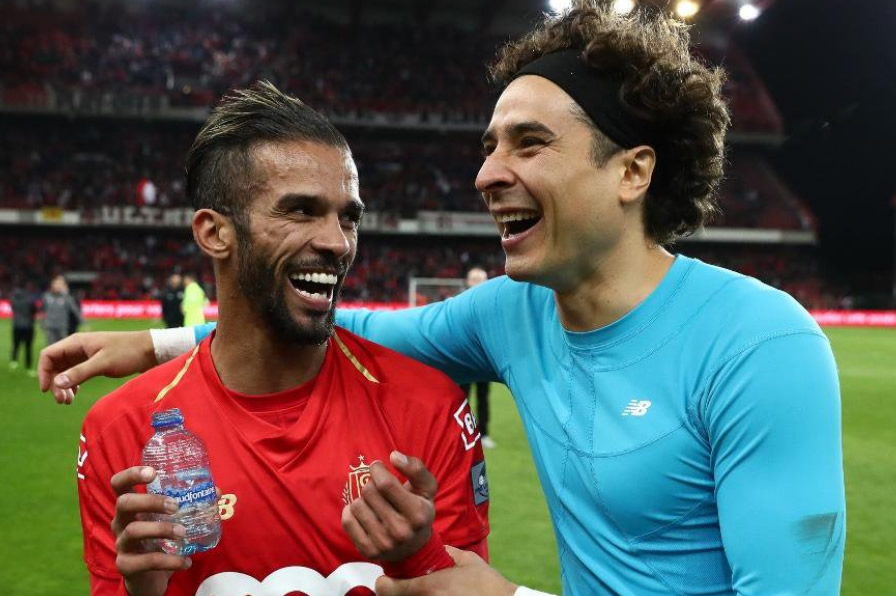 Ochoa analiza su futuro. (Foto: @StandardLiegeES)