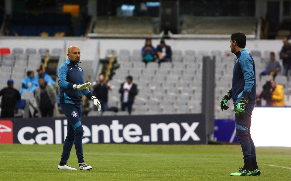 Conejo Pérez recibe homenaje de la Máquina ante Toluca.