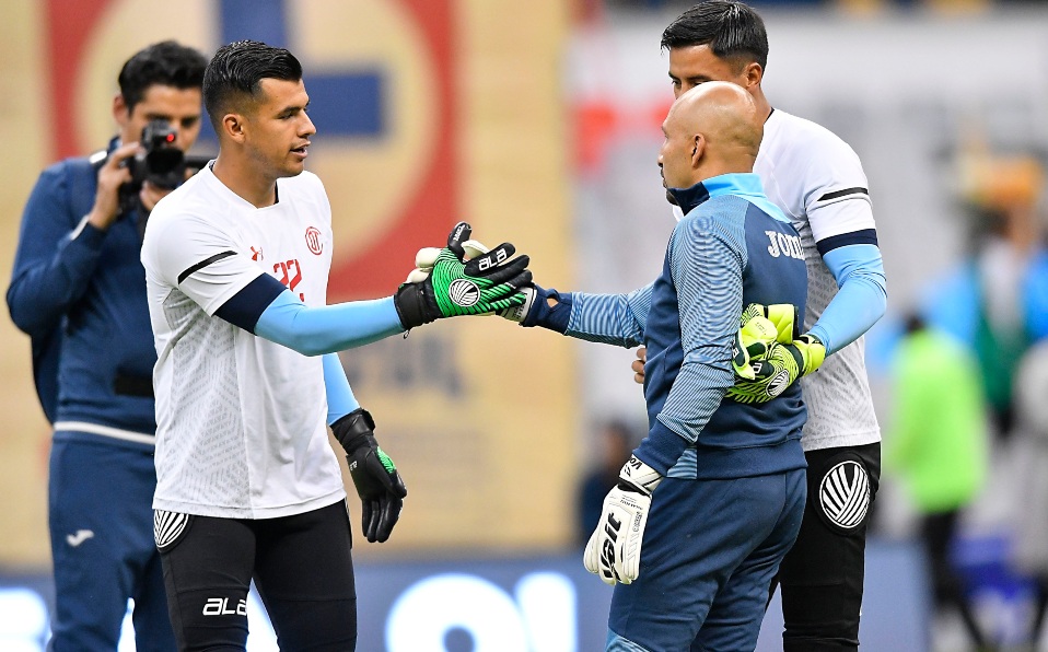 Conejo Pérez recibe homenaje de la Máquina ante Toluca.