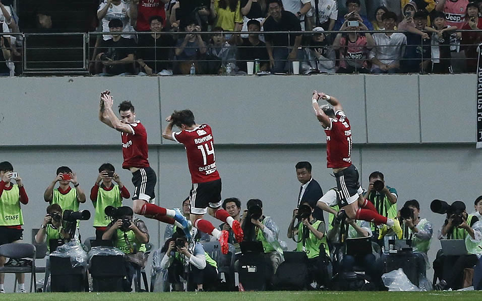 Cristiano Ronaldo no jugó, pero su clásico festejó sí se hizo presente durante el K-League All Star Game. (Foto: EFE)