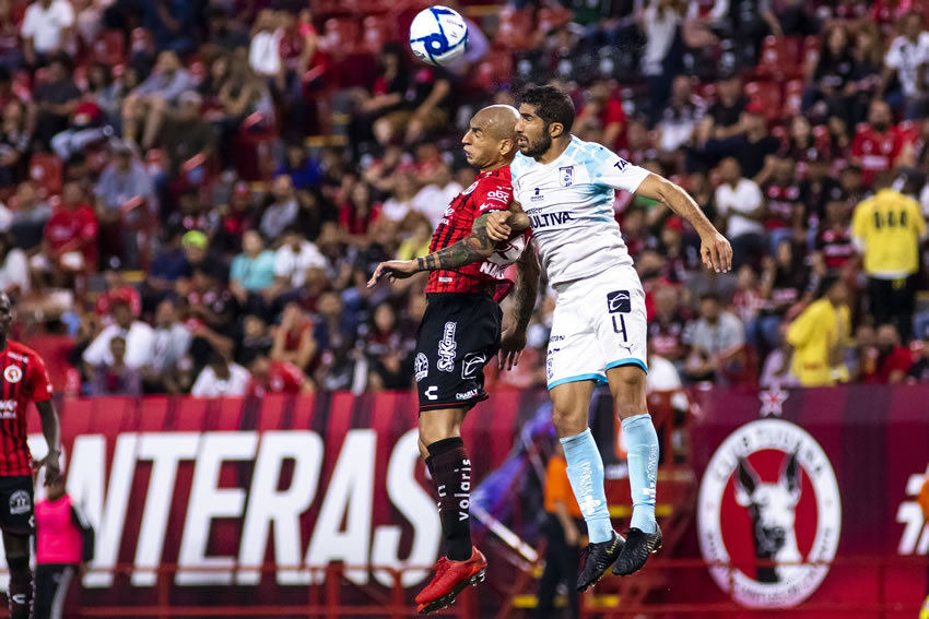 Gran cotejo de se vivió en el Estadio Caliente. (Imago7)