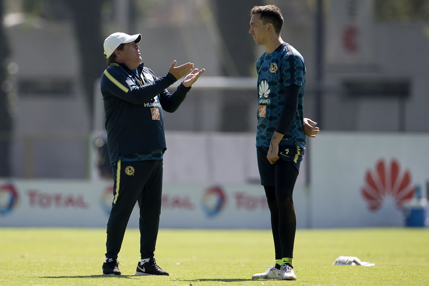 Piojo afirmó que la noticia del Porto por Marchesín lo tomó por sorpresa. (Mexsport)