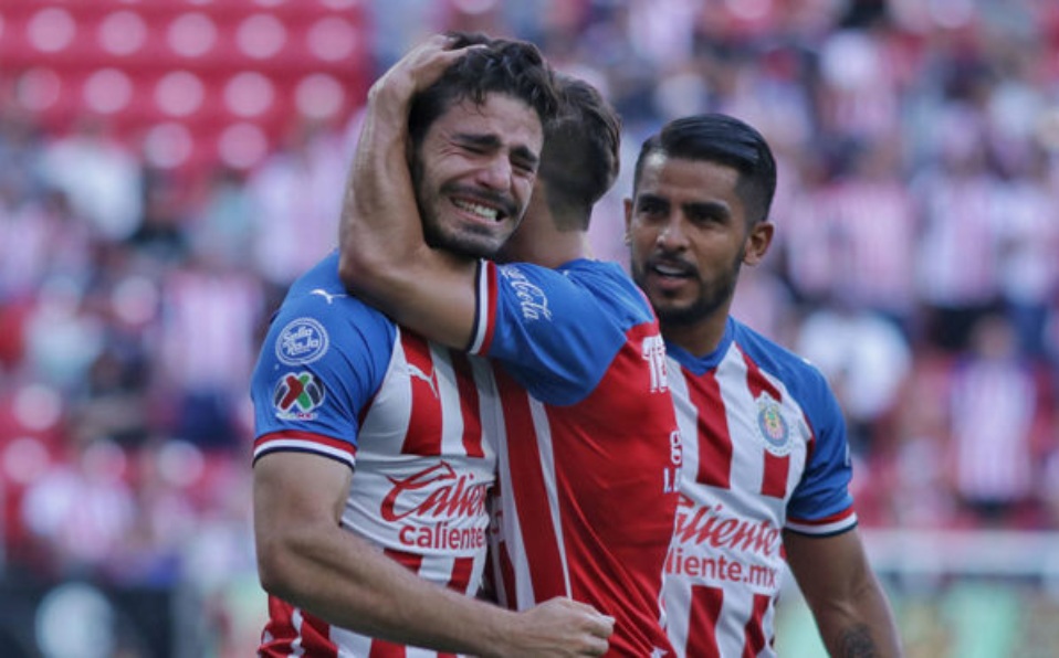 Pollo Briseño llora al anotar su primer gol con Chivas. (Foto: Imago7)