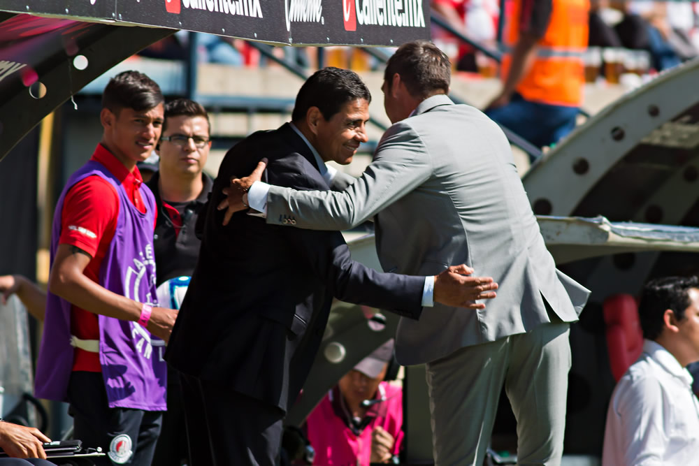 Revive en postales las mejores acciones del encuentro.