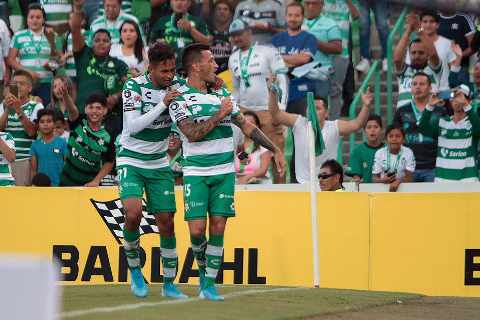 Santos cumplió en casa. (Foto: Imago7)