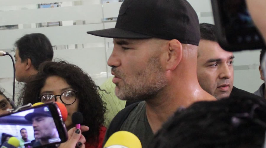Caín Velásquez ha entrenado a consciencia para Triplemanía.  (Foto: @MPenaAAA)