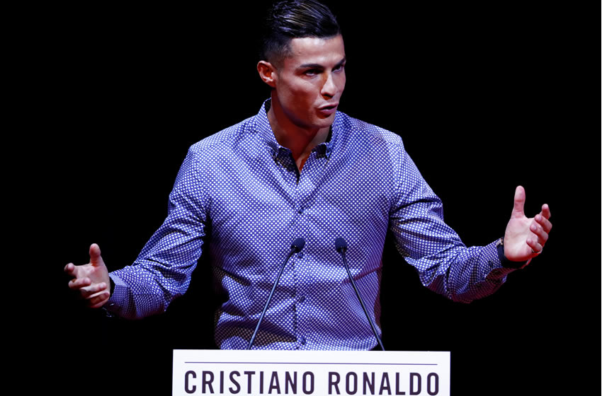 Cristiano Ronaldo criticó el gasto que ha hecho el Barcelona en los últimos cinco años. Reuters